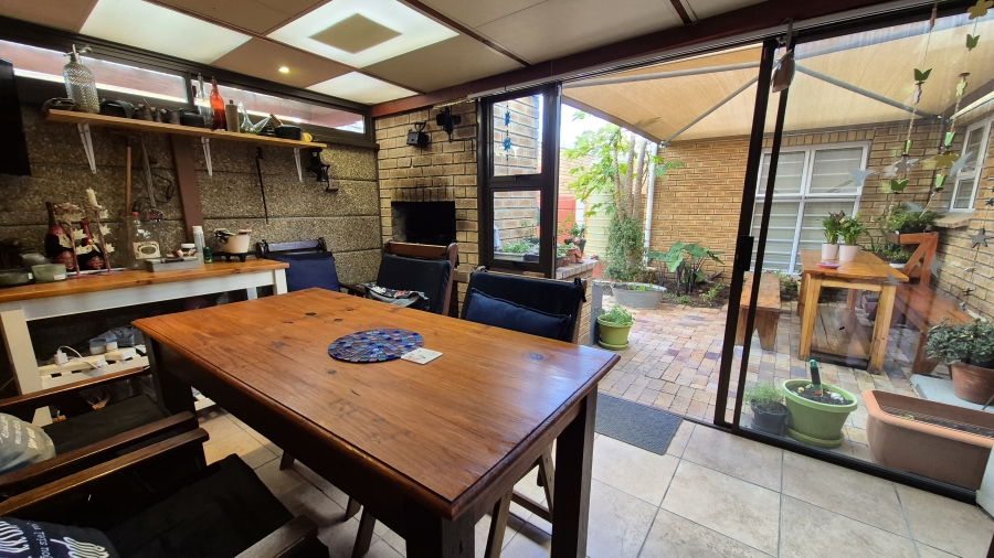 3 Bedroom Property for Sale in Strand South Western Cape